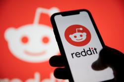 Thumbnail for Reddit CEO doubles down on attack on Apollo developer in drama-filled AMA